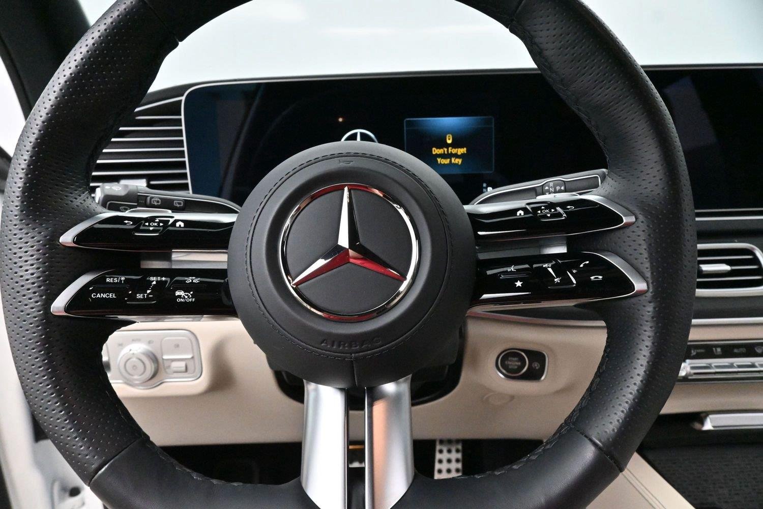 Used 2025 Polar White Mercedes-Benz GLS 450 image 20