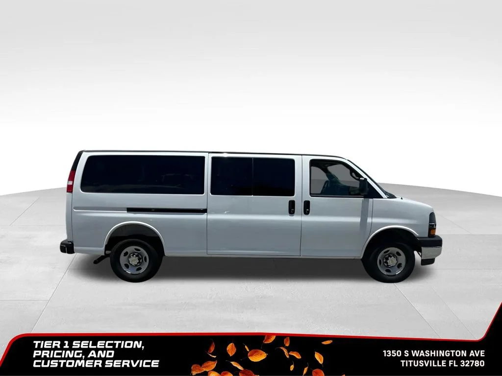 Used 2025 Summit White Chevrolet 1LT image 11