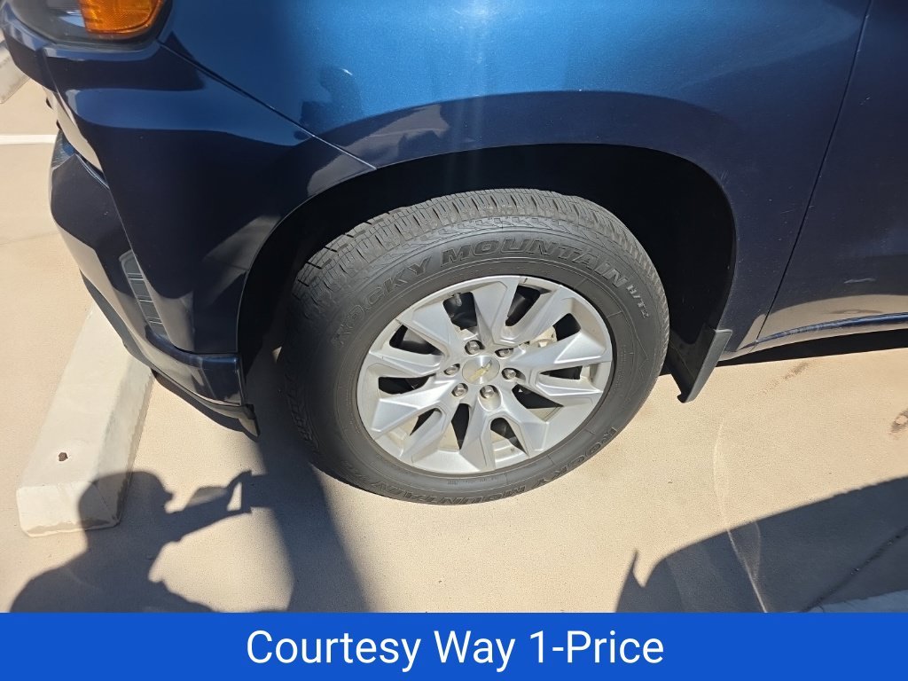 Used 2020 Blue Chevrolet Custom image 9