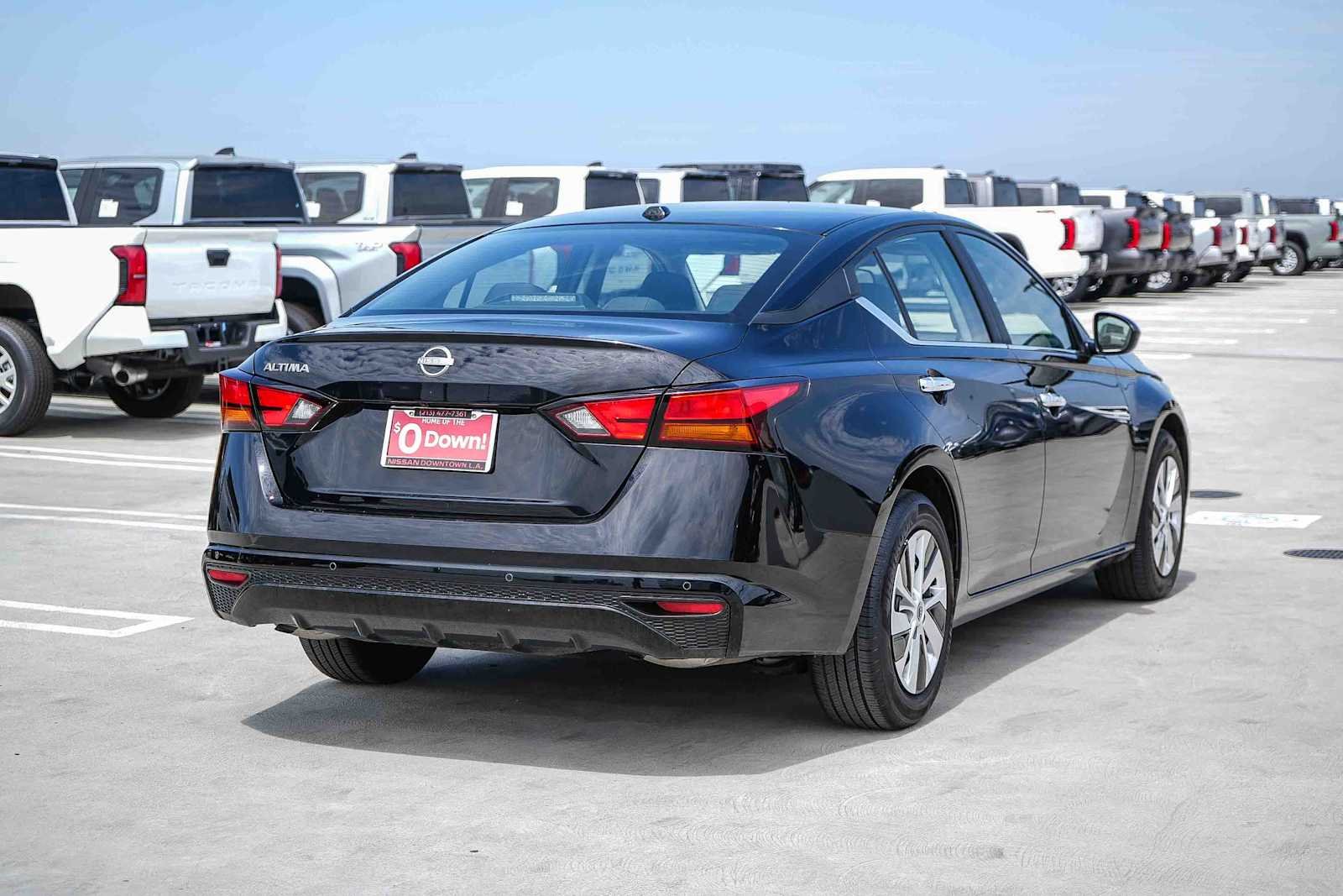 Certified Used 2025 Super Black Nissan S image 6