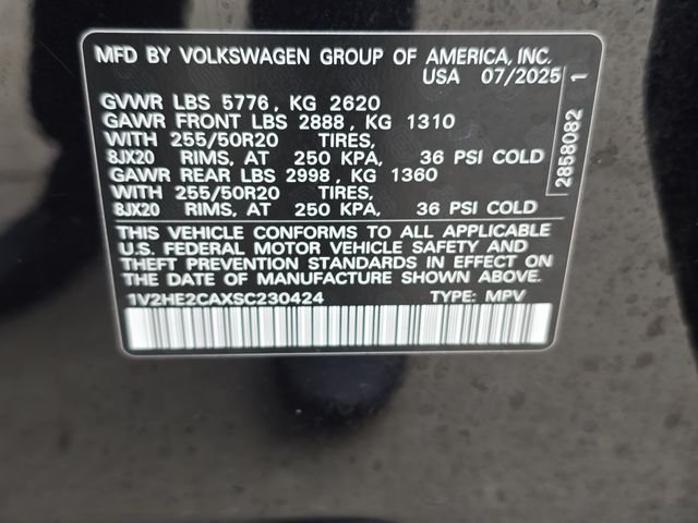 Used 2025 Black Volkswagen 2.0T SE w/Technology image 38