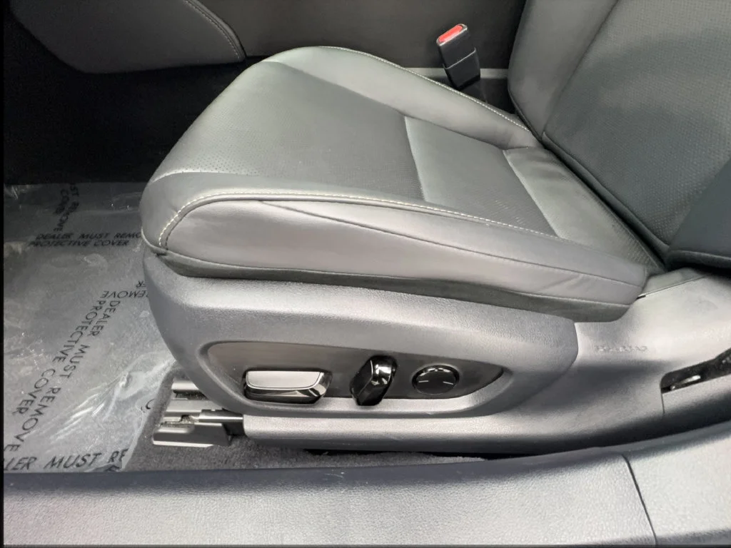 Used 2024 White Lexus 350 image 25