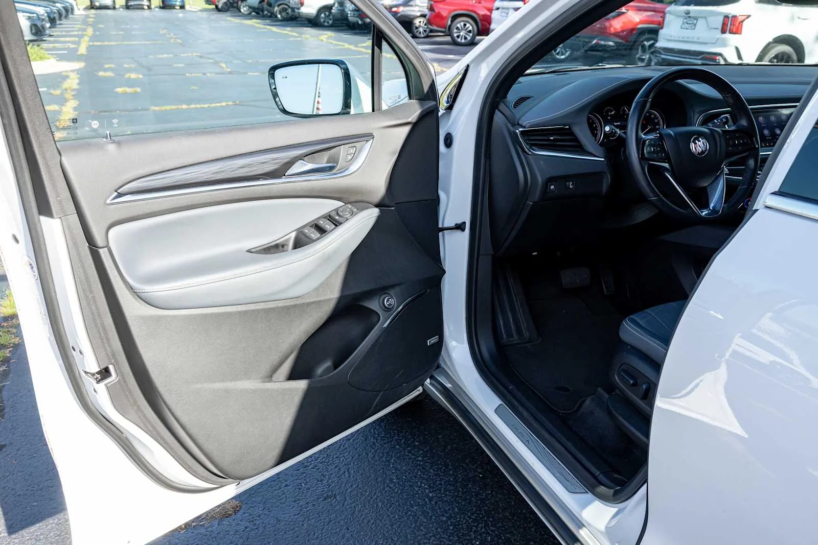 Used 2024 White Frost Tricoat Buick Essence image 13