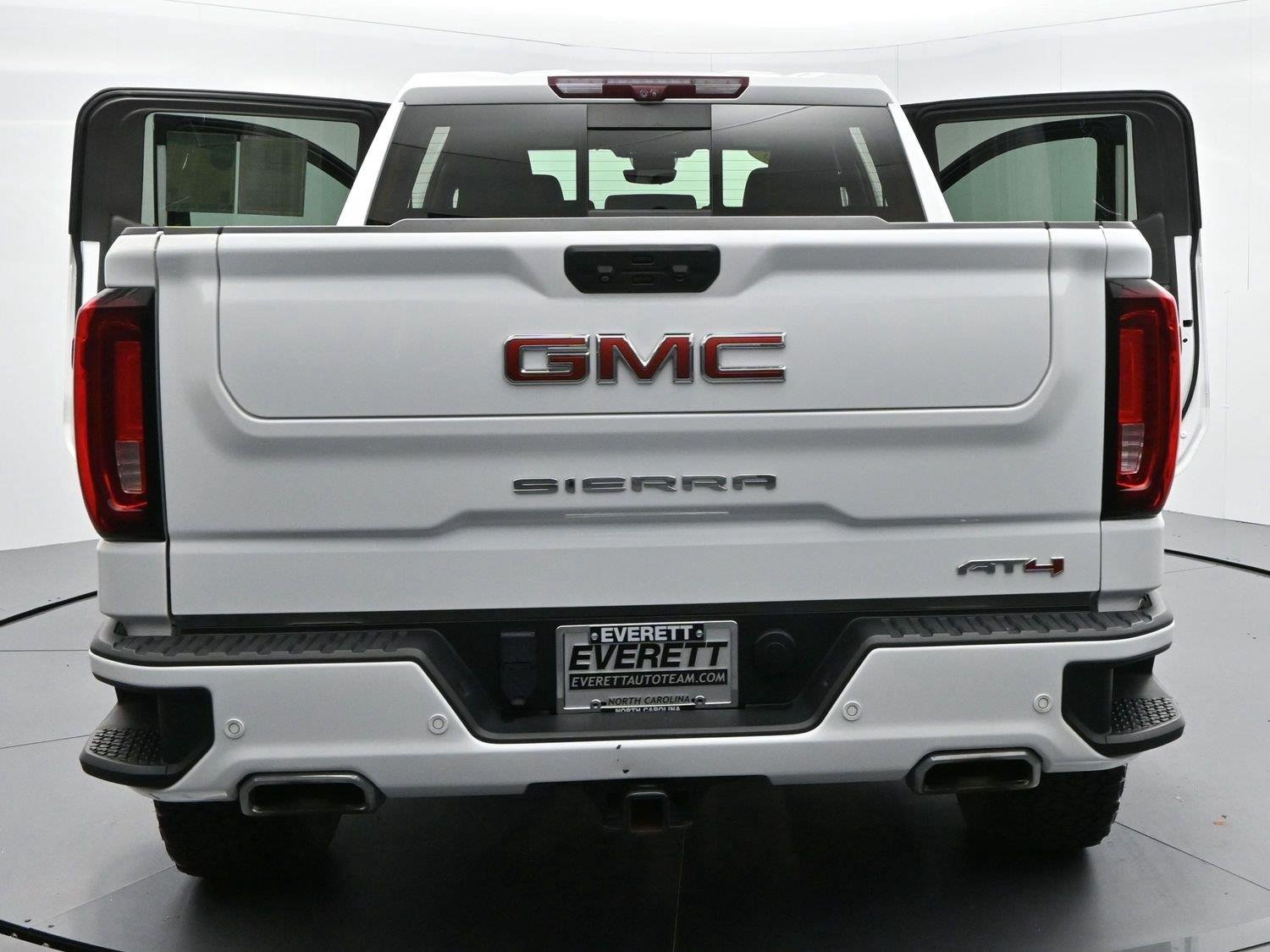 Used 2023 SUMMIT WHITE GMC AT4 image 46