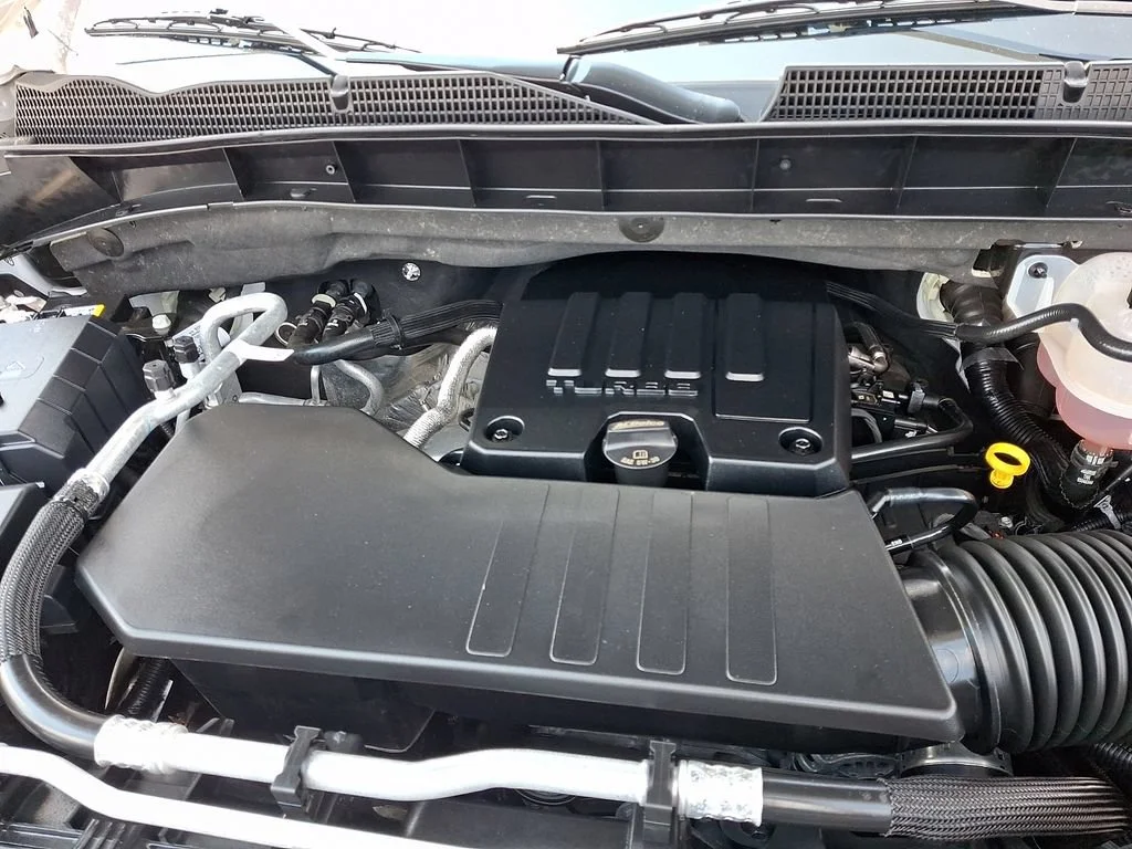Used 2026 Summit White GMC Elevation image 30