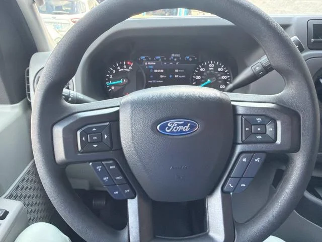 New 2027 Oxford White Ford E-350 SRW image 40
