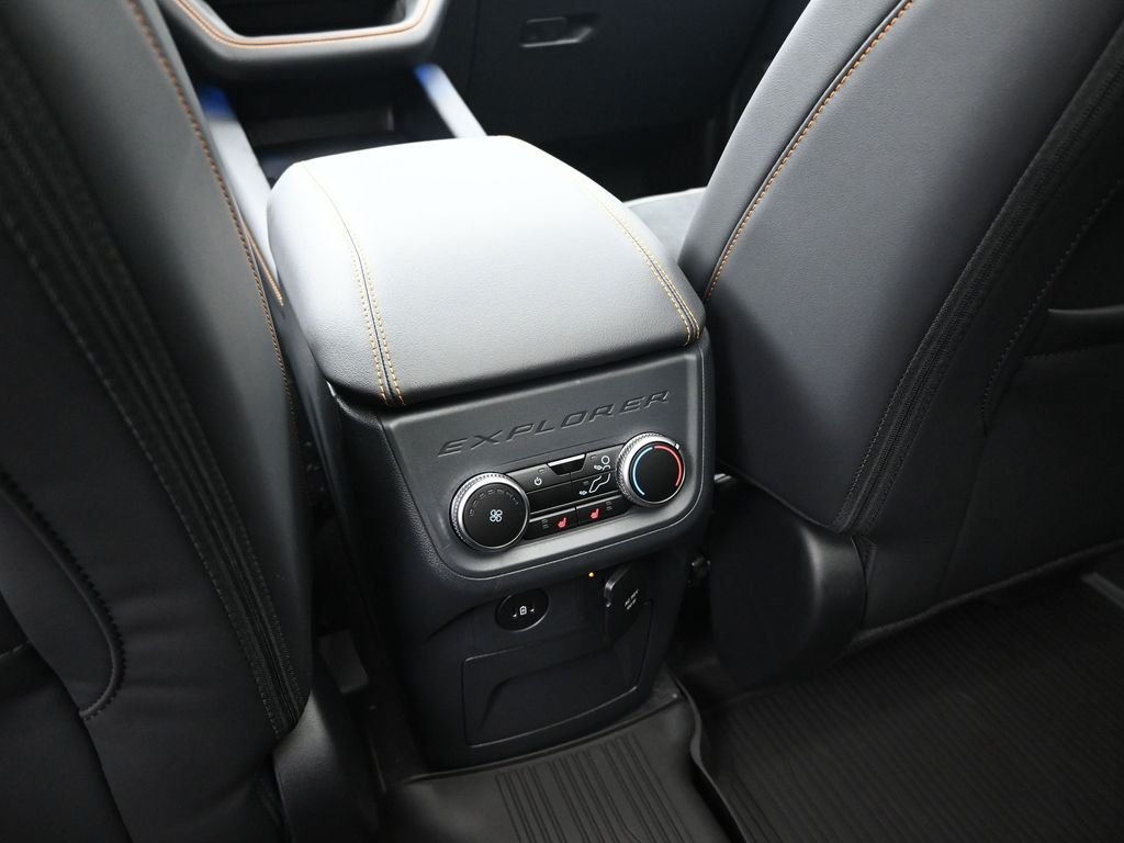 New 2026 Carbonized Gray Metallic Ford Tremor image 24