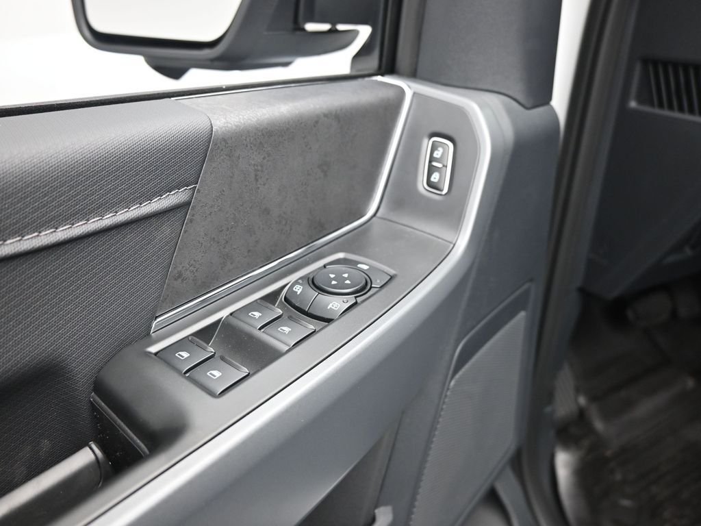New 2026 Oxford White Ford XLT image 11