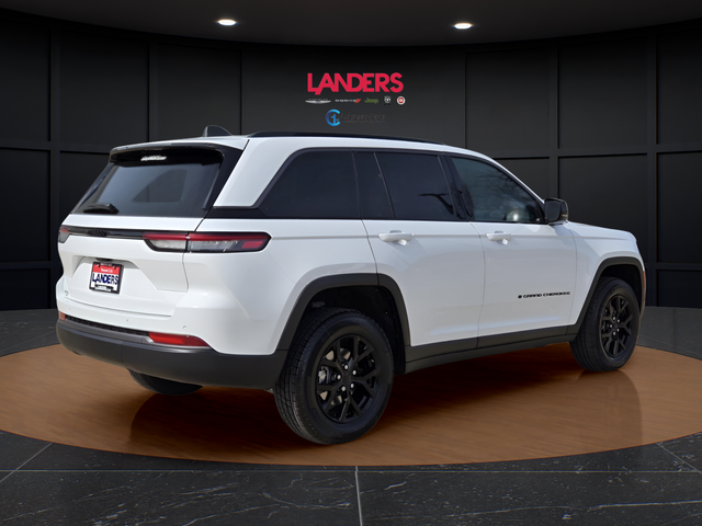 New 2026 Bright White Clear-Coat Exterior Paint Jeep Altitude image 3