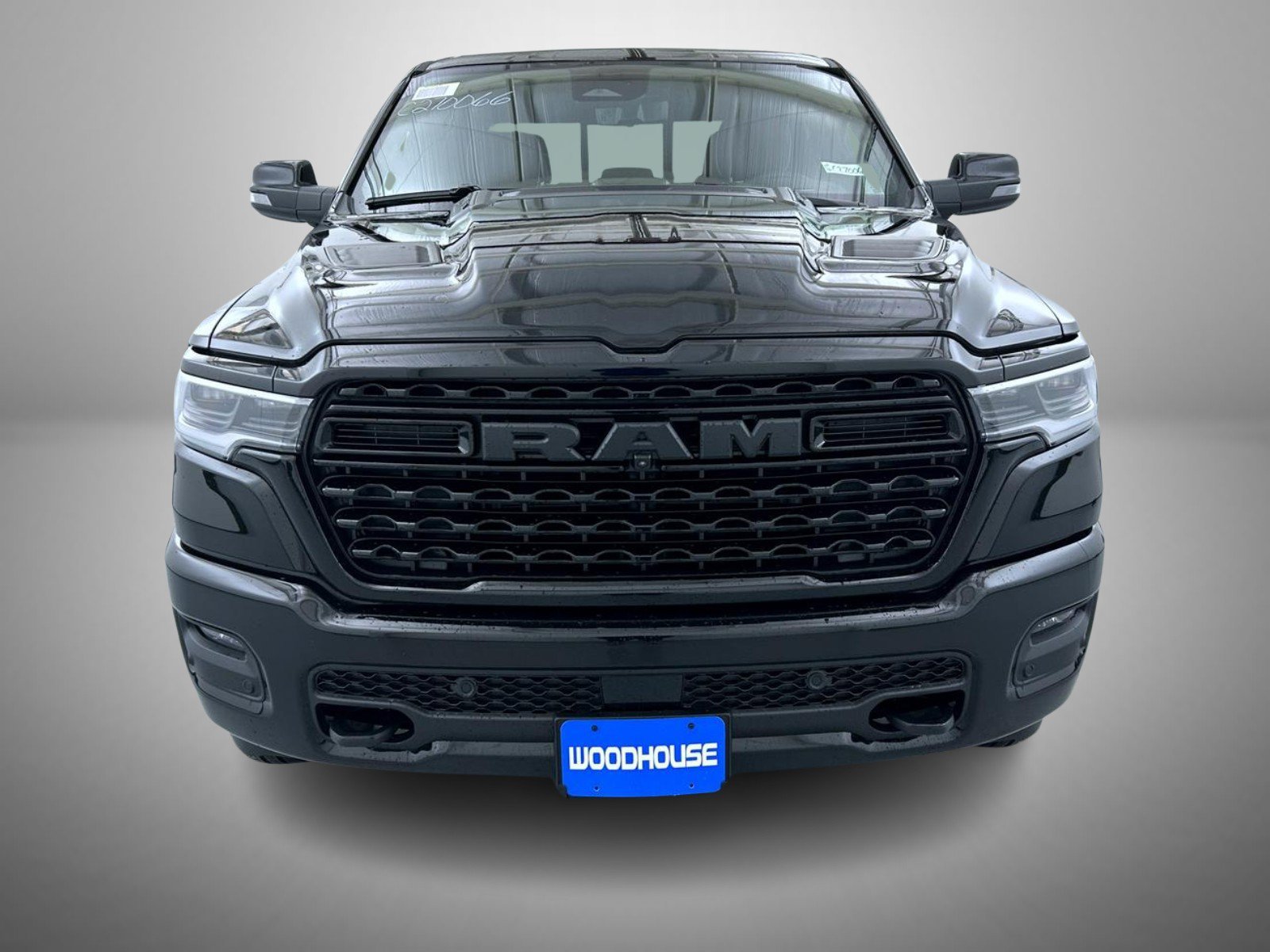 New 2027 Diamond Black Crystal Pearl-Coat Exterior Paint RAM Limited image 2