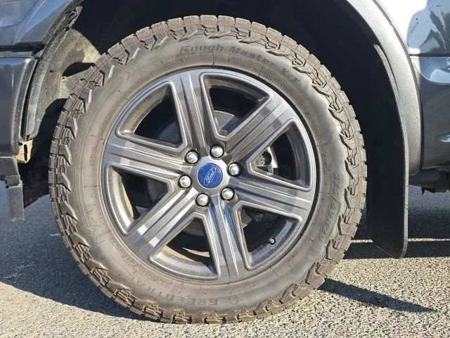 Used 2020 Magnetic Metallic Ford XLT image 18