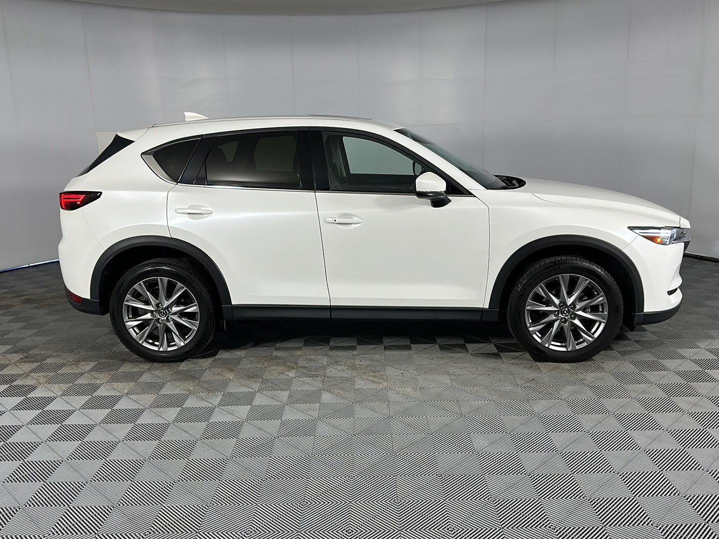 Used 2021 Snowflake White Pearl Mazda Grand Touring image 15