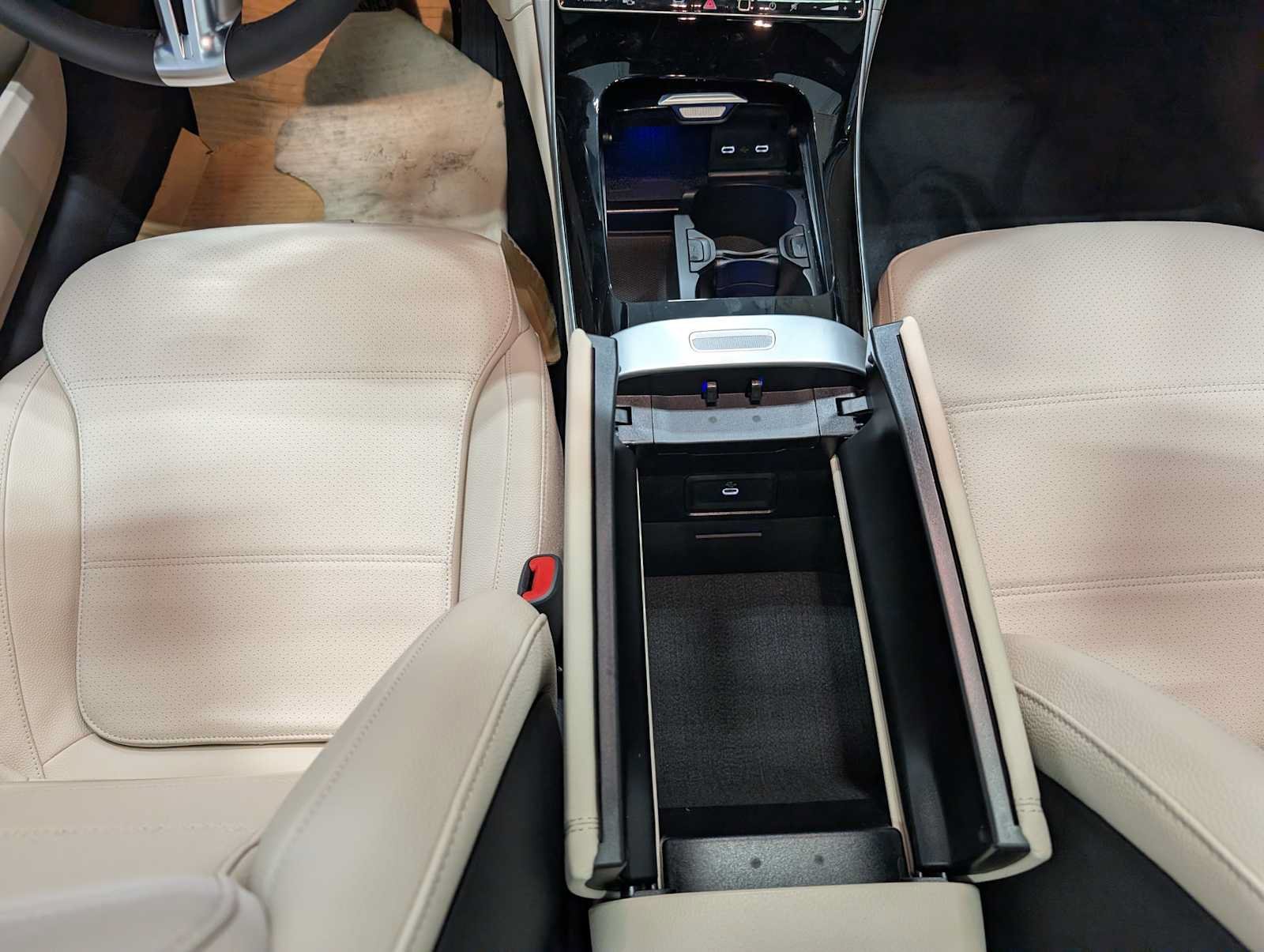 New 2026 Twilight Blue Metallic Mercedes-Benz C 300 image 18