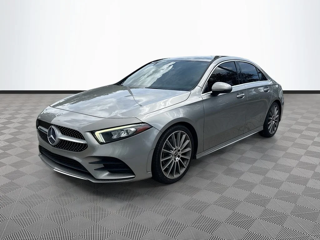 Used 2019 Gold Mercedes-Benz A 220 image 3