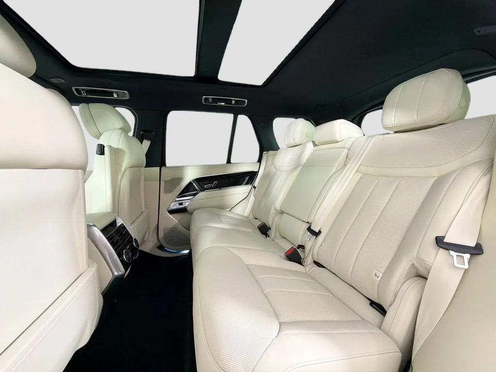 New 2026 Ostuni Pearl White Land Rover SE image 26