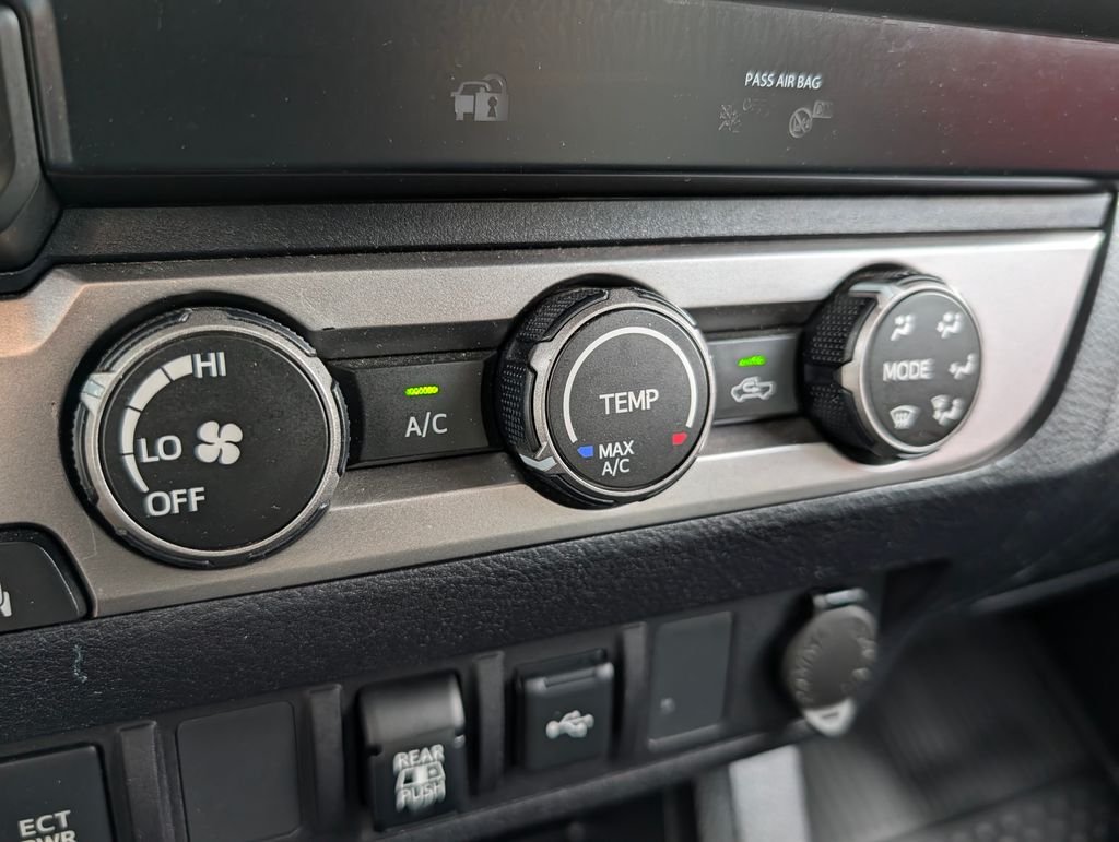 2020 Toyota Tacoma SR5 - Photo 22