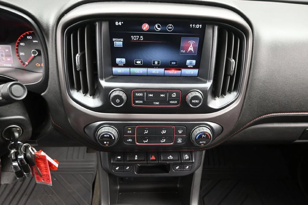 Used 2015 Gray GMC SLE1 image 17
