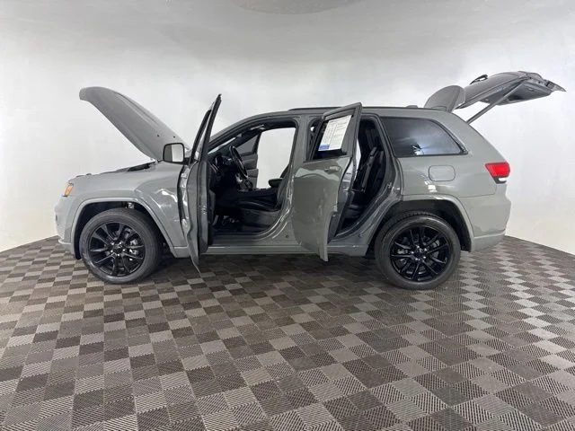 Used 2020 Gray Jeep Altitude image 20