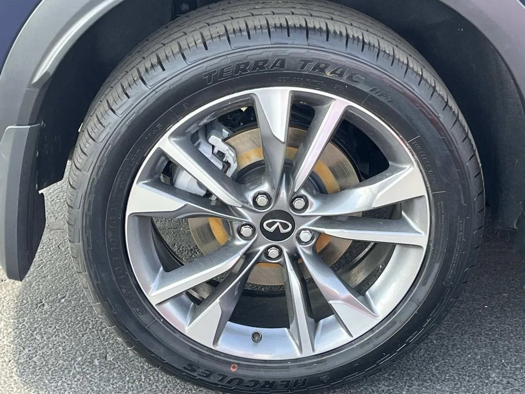 Used 2023 Grand Blue INFINITI LUXE image 9