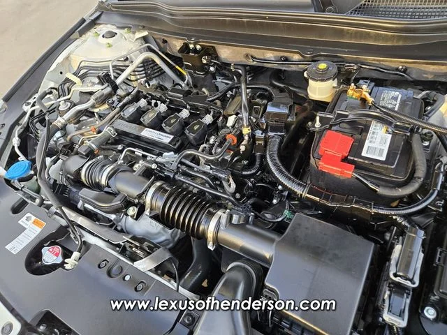Used 2018 White Honda EX image 19