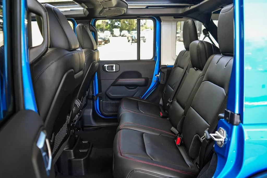 New 2026 Hydro Blue Pearl-Coat Exterior Paint Jeep Rubicon image 18