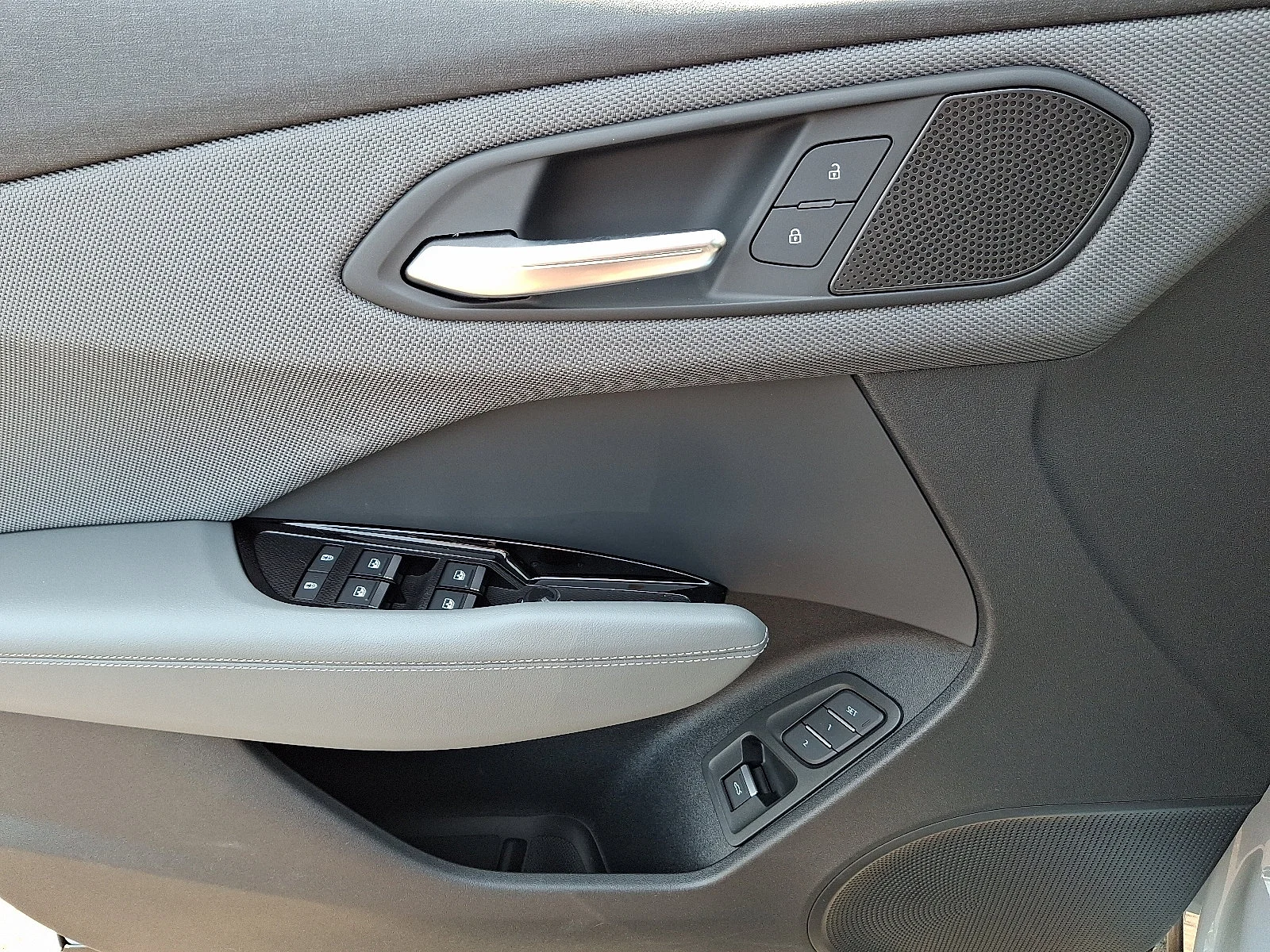 New 2026 Arrow Gray Pearl Effect - 1X1X Audi S line image 9