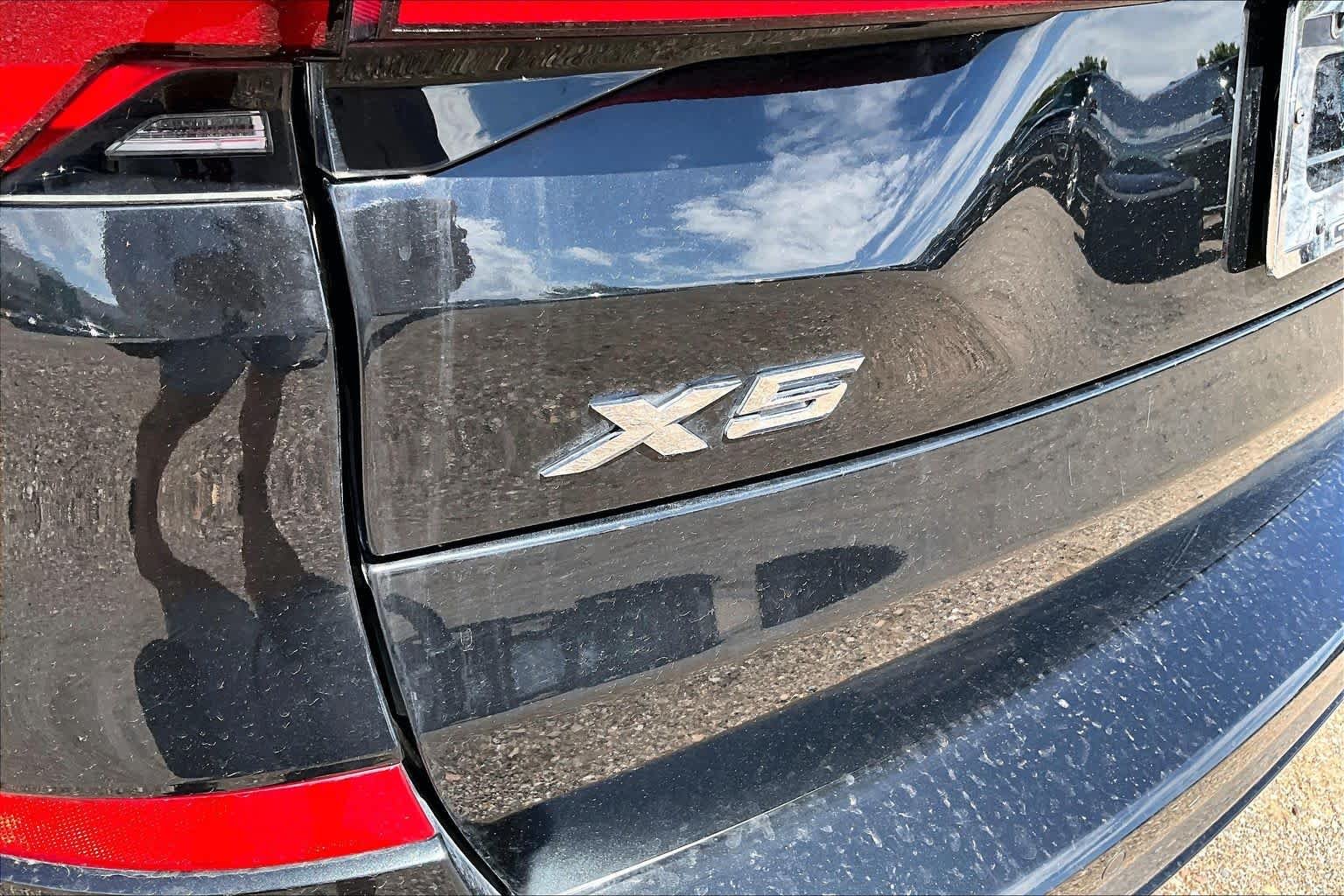 Used 2024 Black Sapphire Metallic BMW xDrive40i image 28