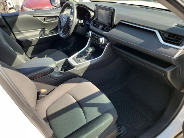 Used 2022 White Toyota XLE image 23