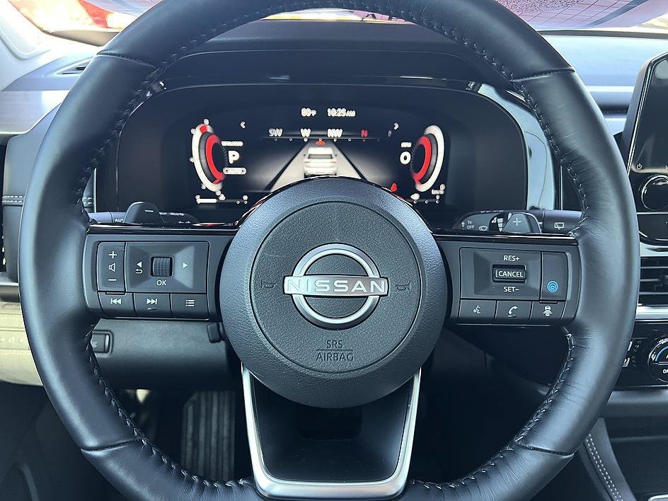 Used 2023 Baja Storm/Super Black Roof Nissan Platinum image 23