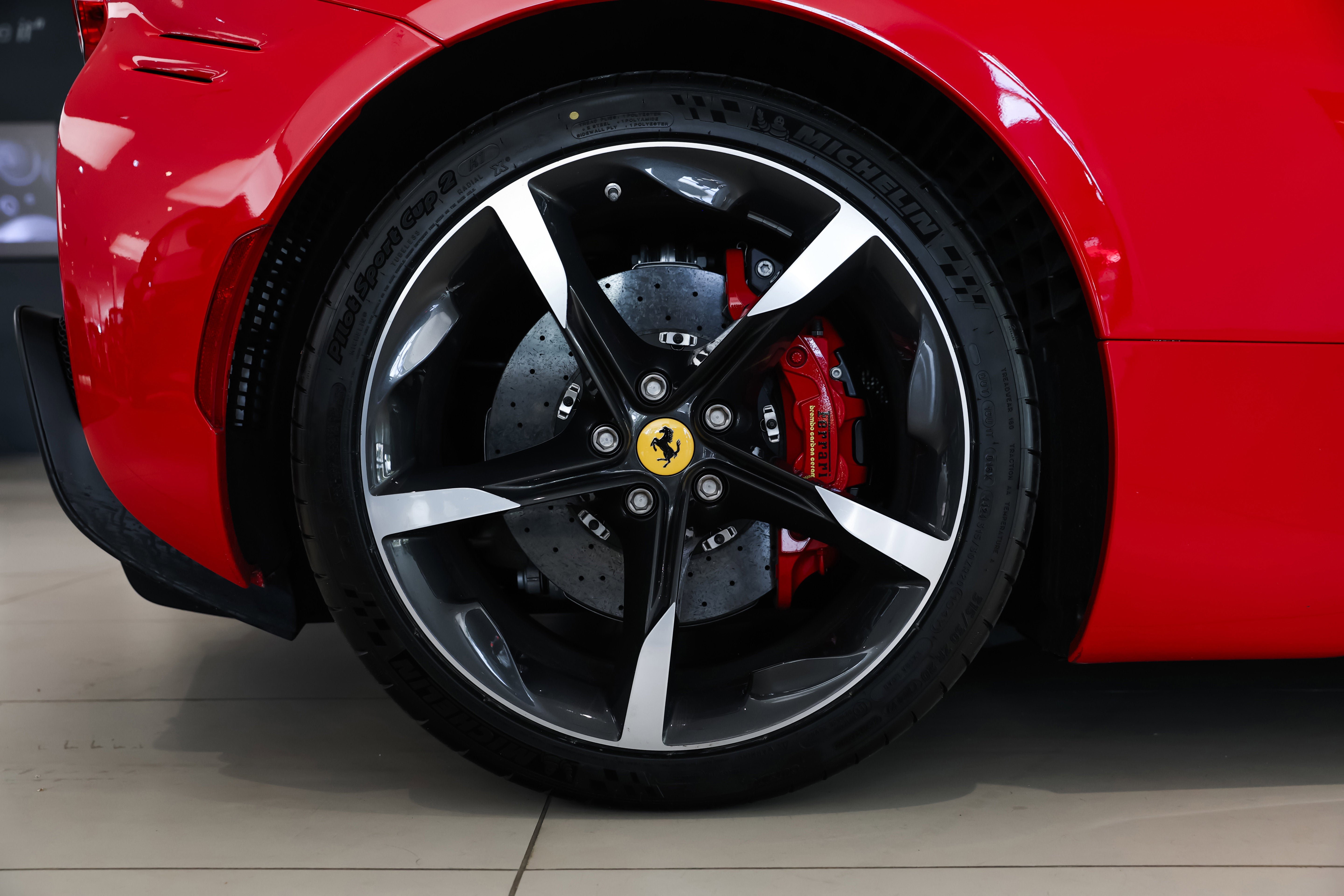 Used 2022 Rosso Corsa Ferrari  image 12