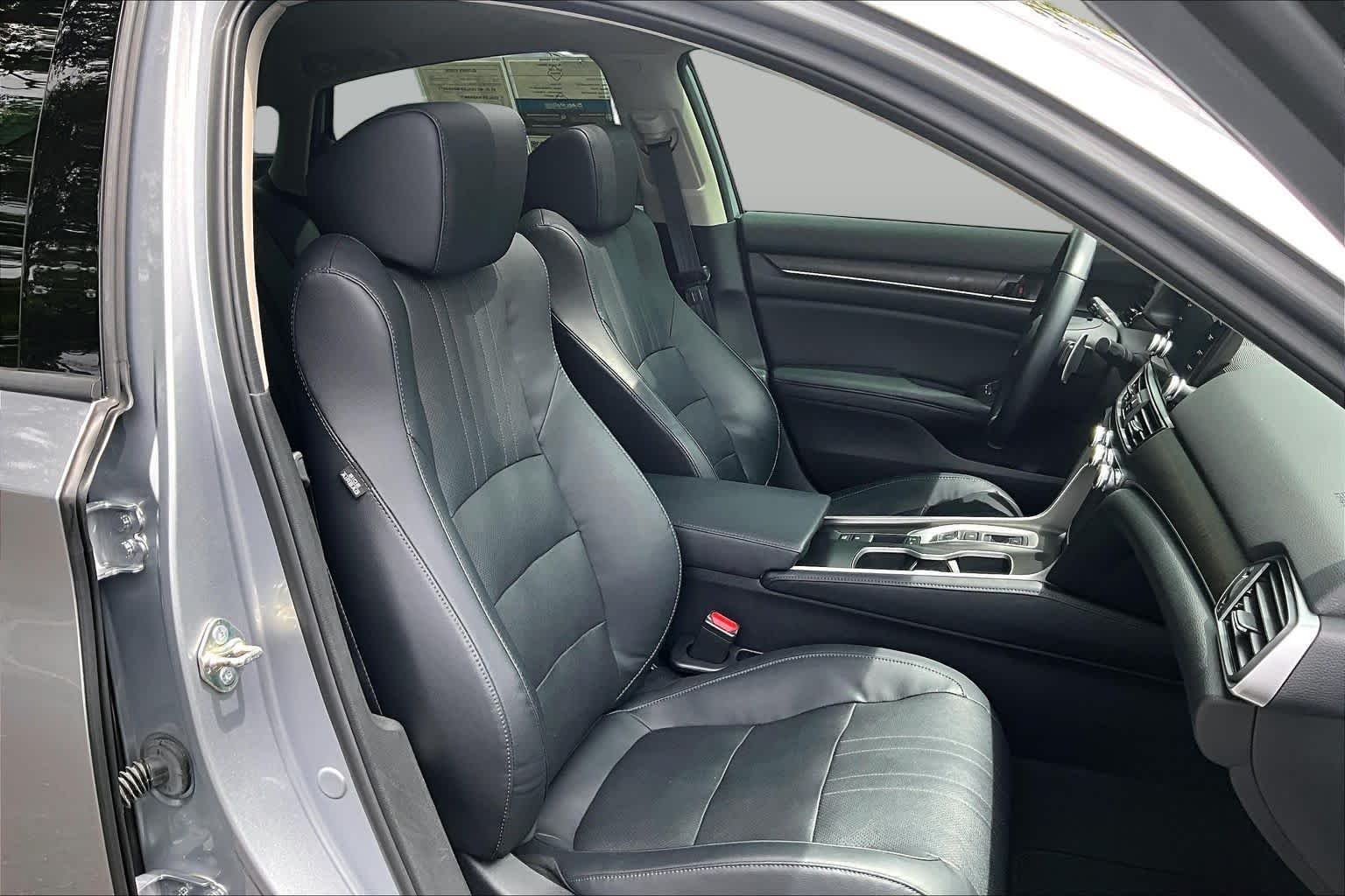 Used 2018 Lunar Silver Metallic Honda EX-L 2.0T image 9