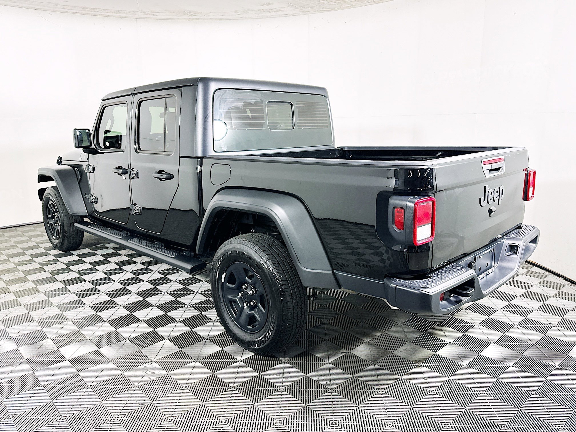 2025 Jeep Gladiator thumbnail 7