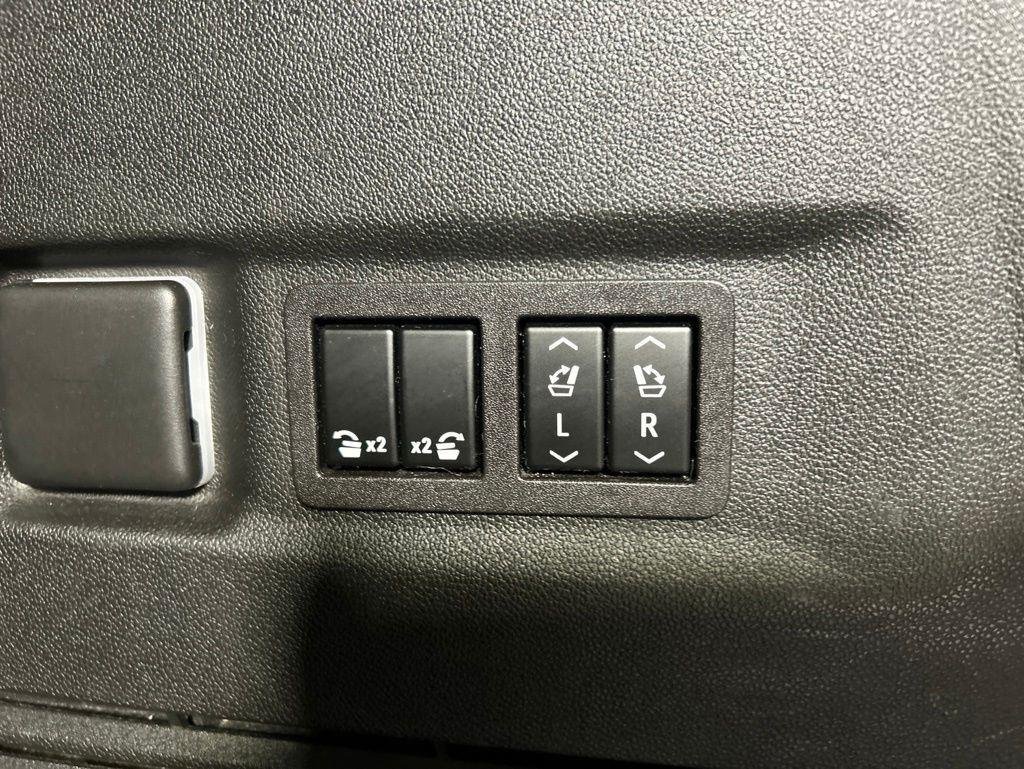 Used 2023 Sterling Metallic GMC AT4 image 10