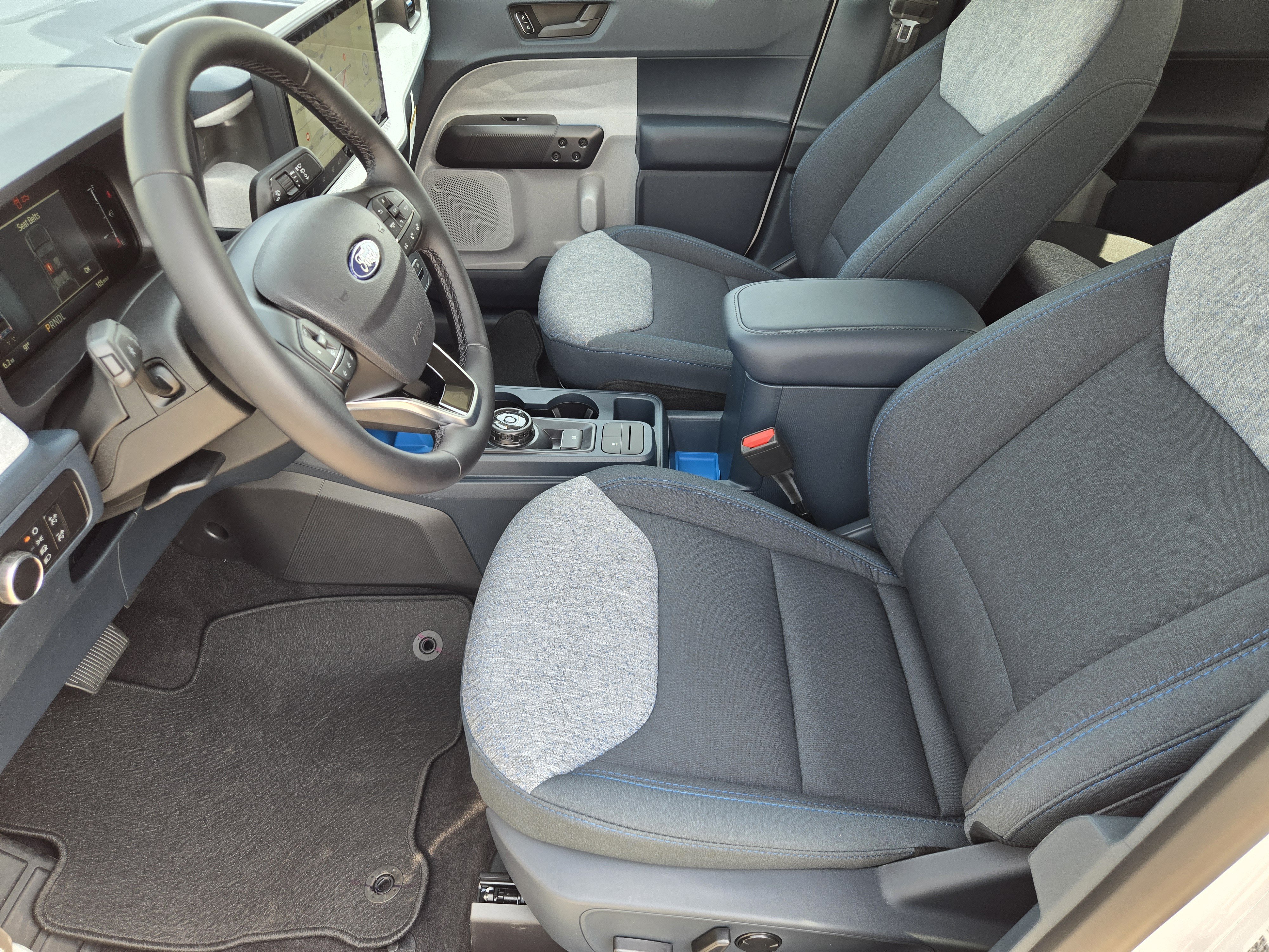 New 2026 Oxford White Ford XLT image 8