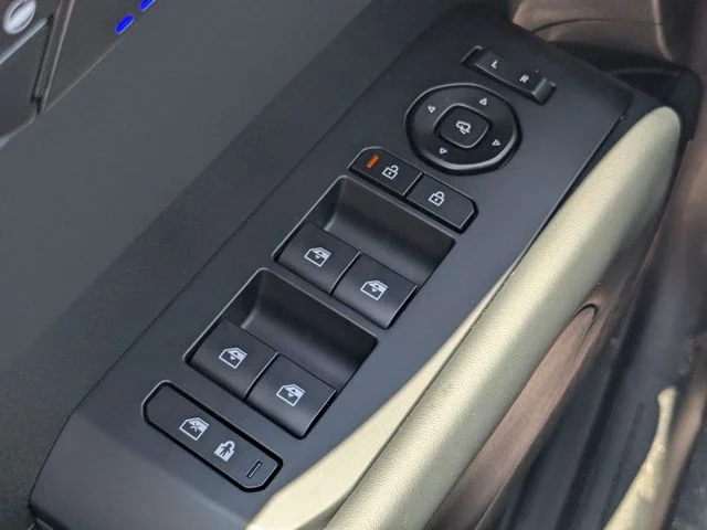New 2027 Glacial White Pearl Kia X-Line EX image 25