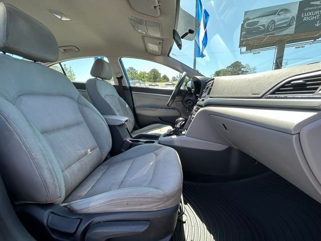 Used 2017 Blue Hyundai SE image 10
