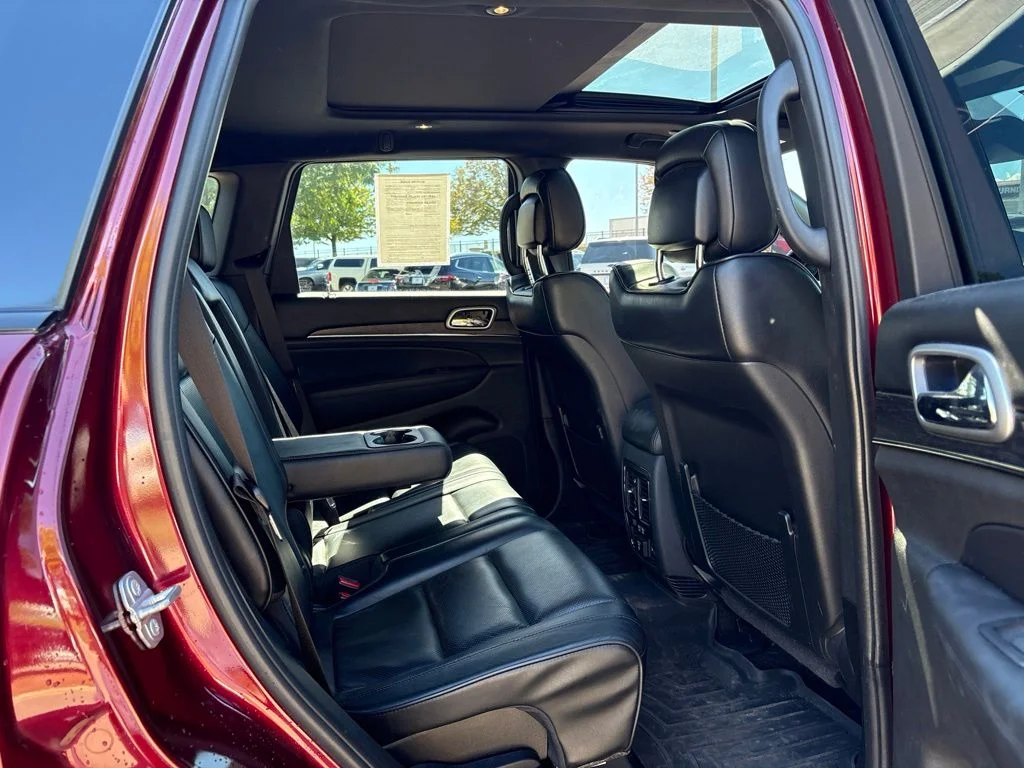 Used 2018 Red Jeep Overland image 24