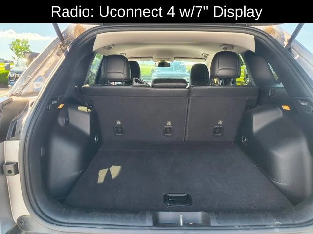Used 2019 Silver Jeep Latitude Plus image 13