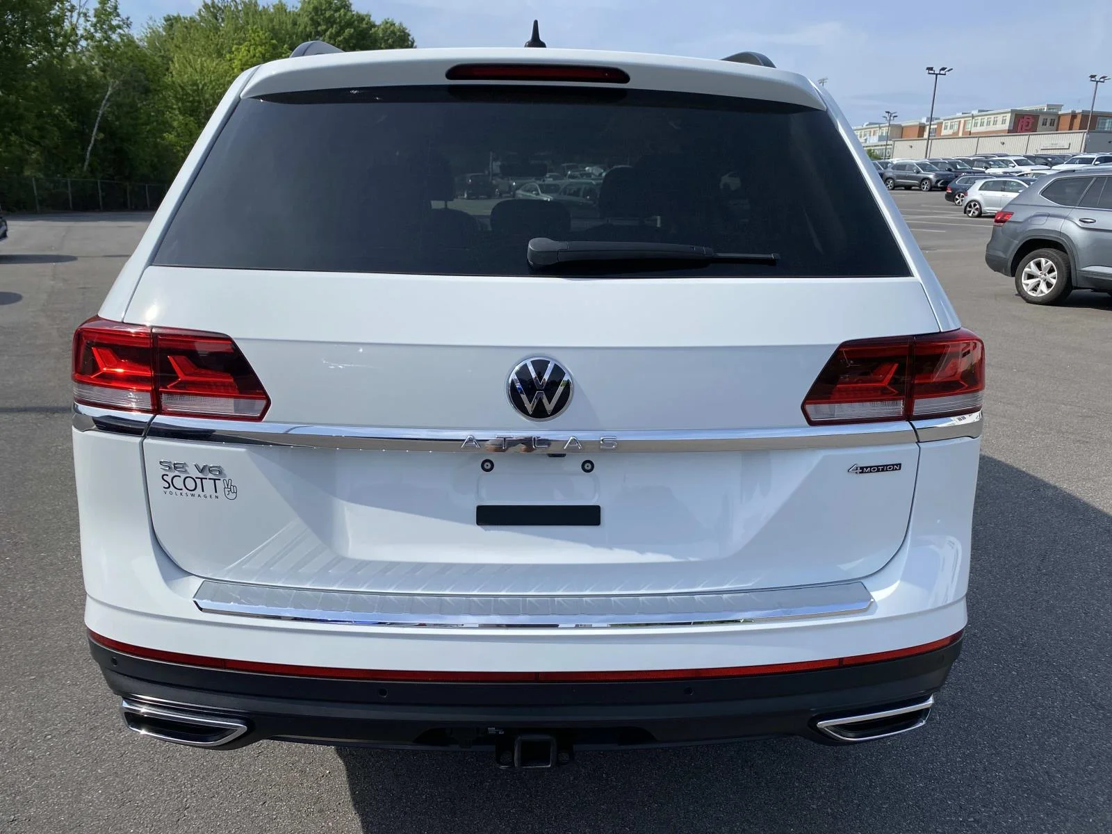 Certified Used 2023 Pure White Volkswagen 3.6L V6 SE w/Technology 4MOTION image 4