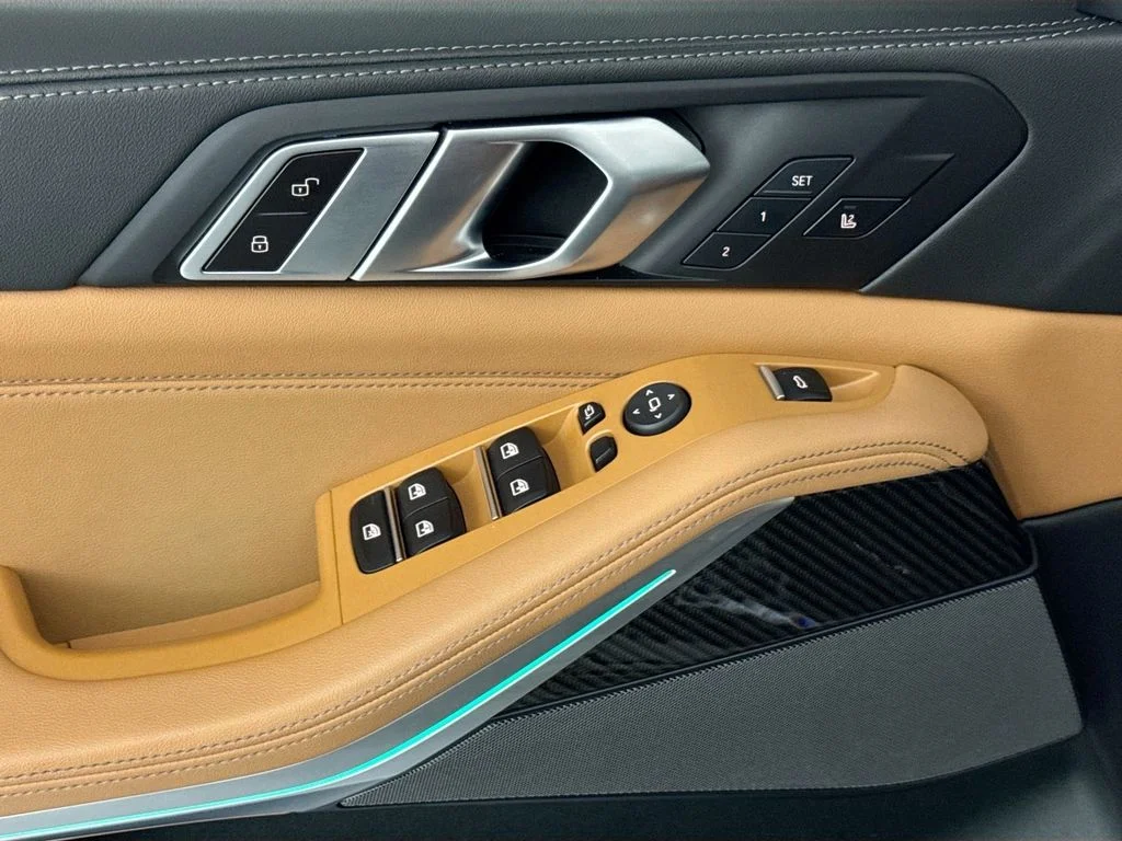 Used 2024 Green BMW M60i image 17