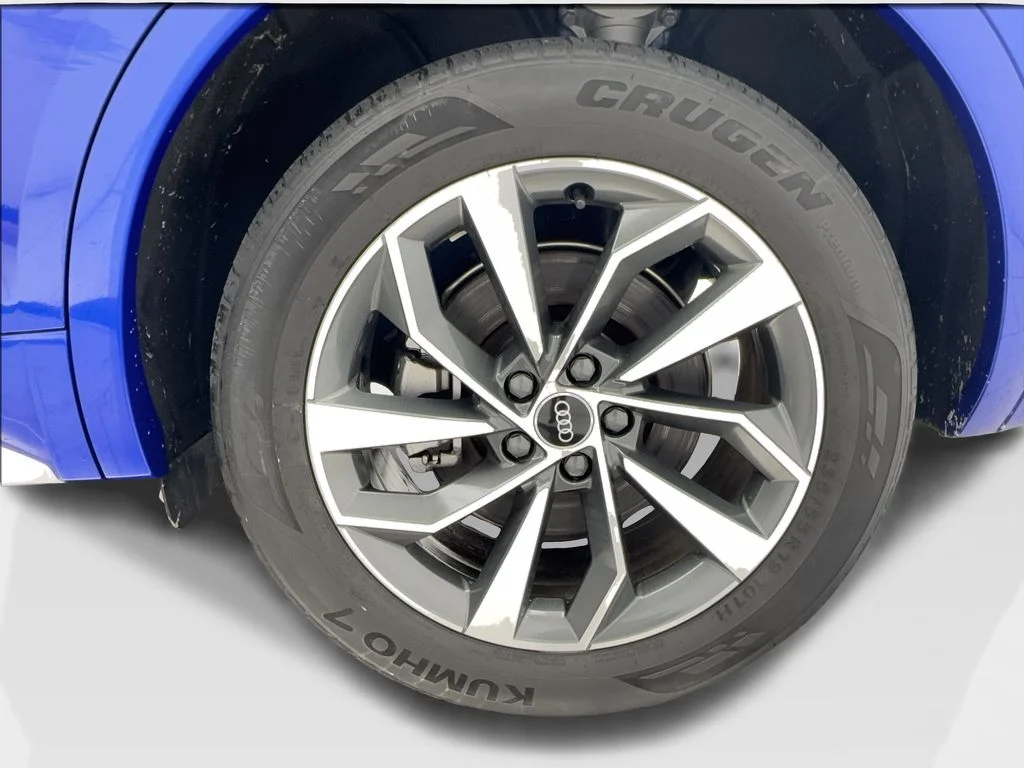 Used 2022 Blue Audi  image 12
