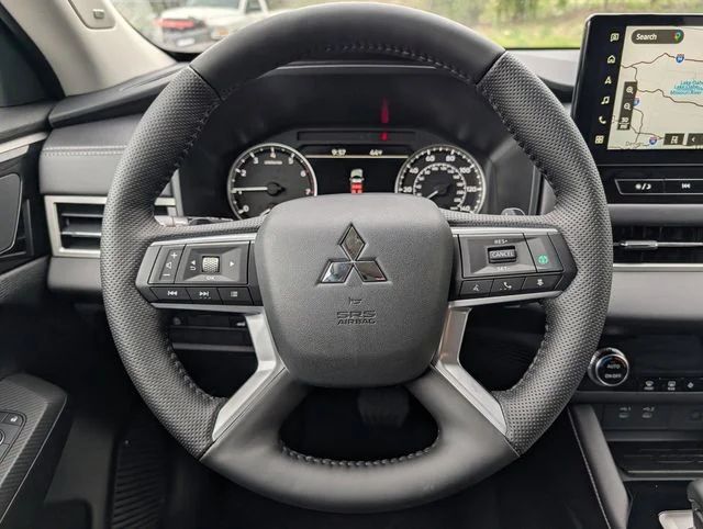 New 2026 Moonstone Gray Metallic Mitsubishi SE image 8