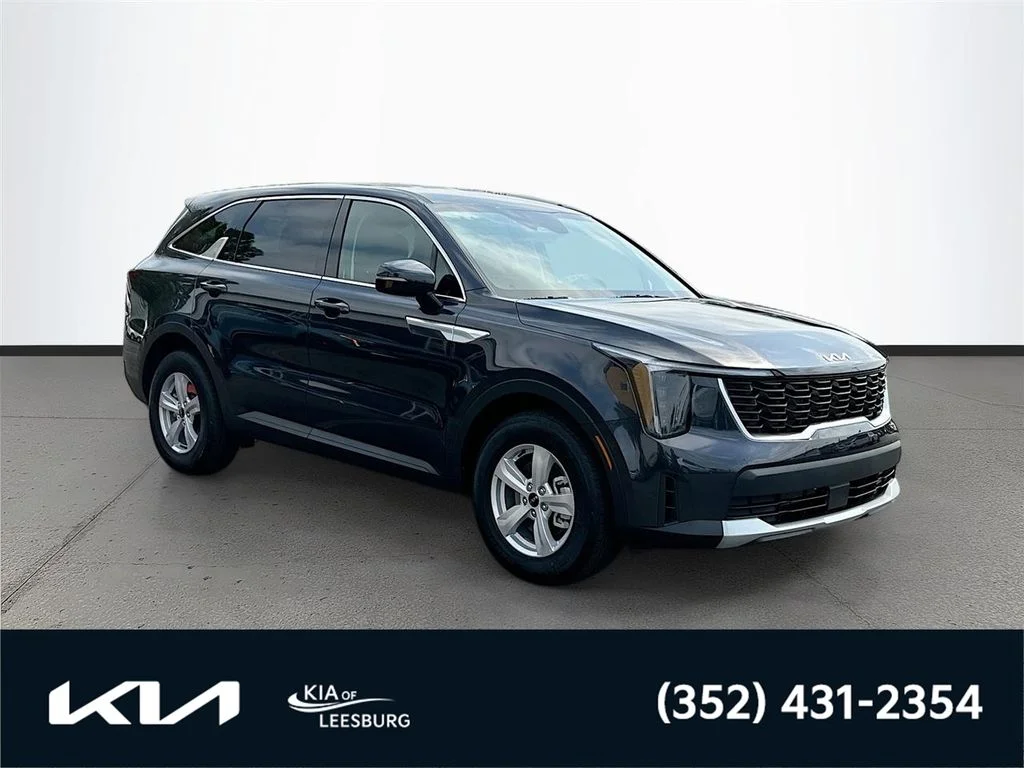 2026 Kia Sorento LX AT's photo