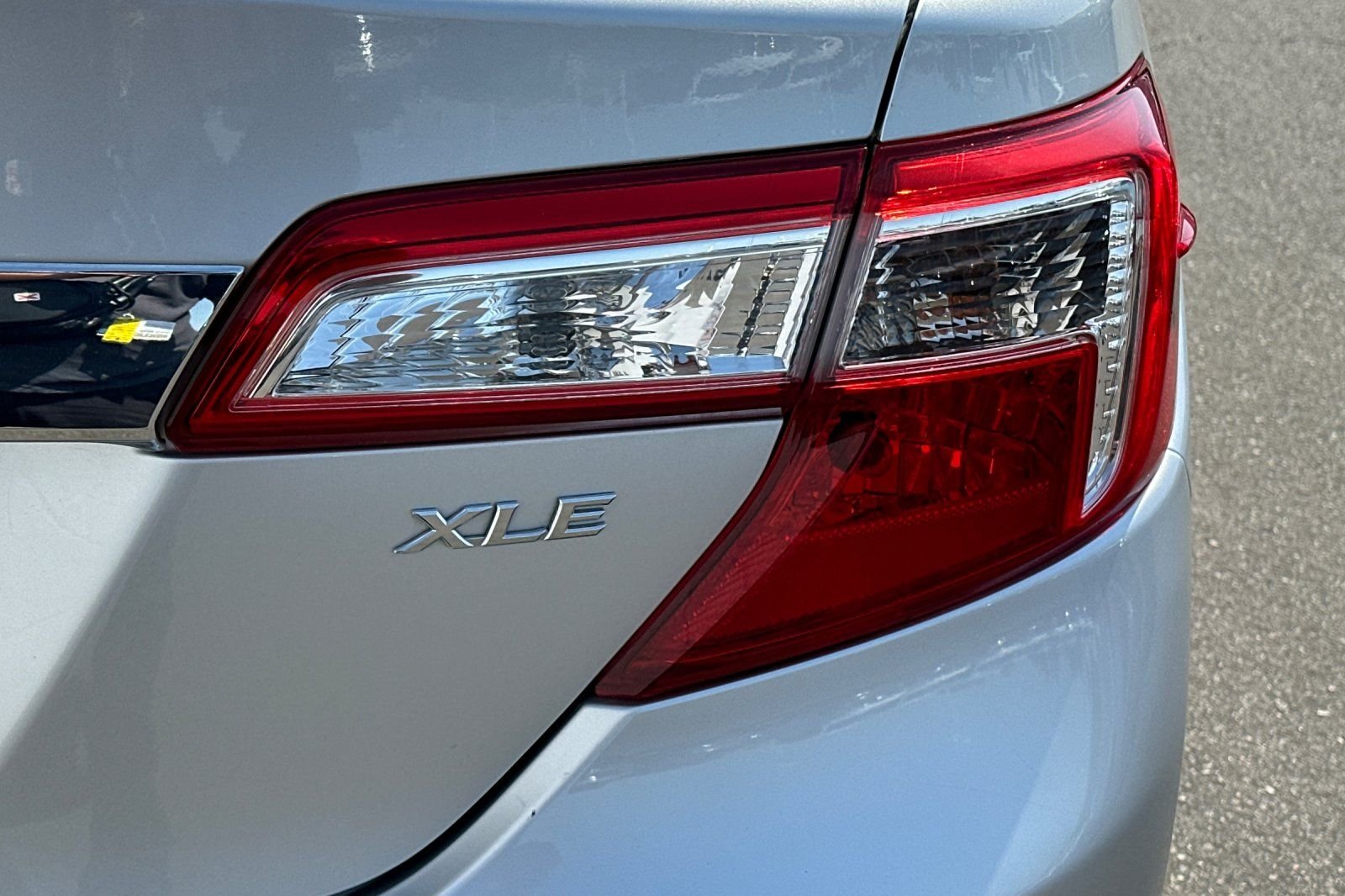 Used 2014 Silver Toyota XLE image 31