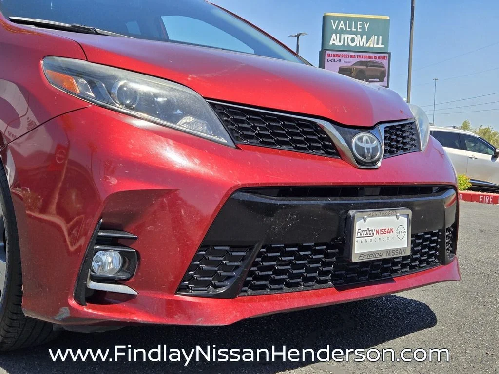 Used 2018 Red Toyota SE Premium image 8