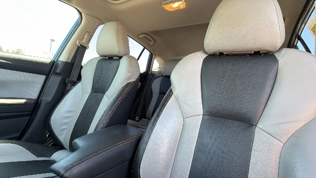 Used 2018 Quartz Blue Subaru 2.0i Limited image 11