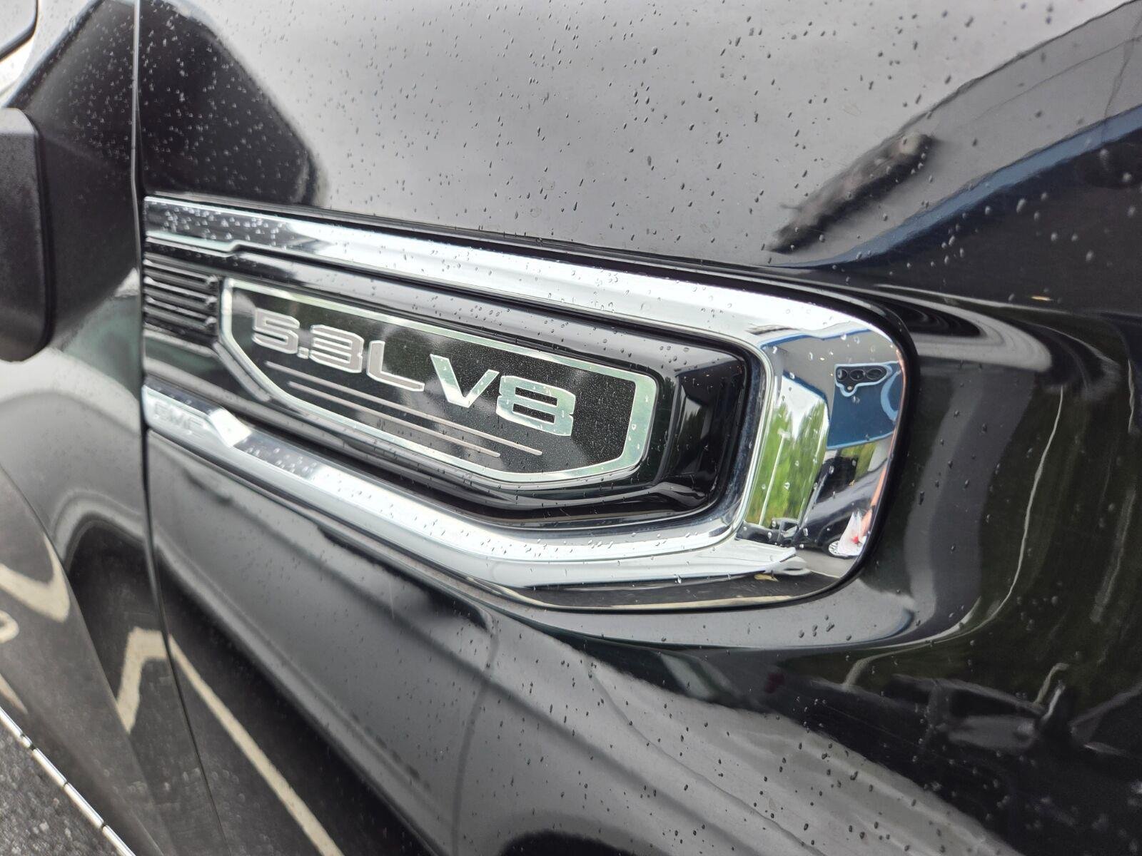 Used 2025 Onyx Black GMC SLT image 5