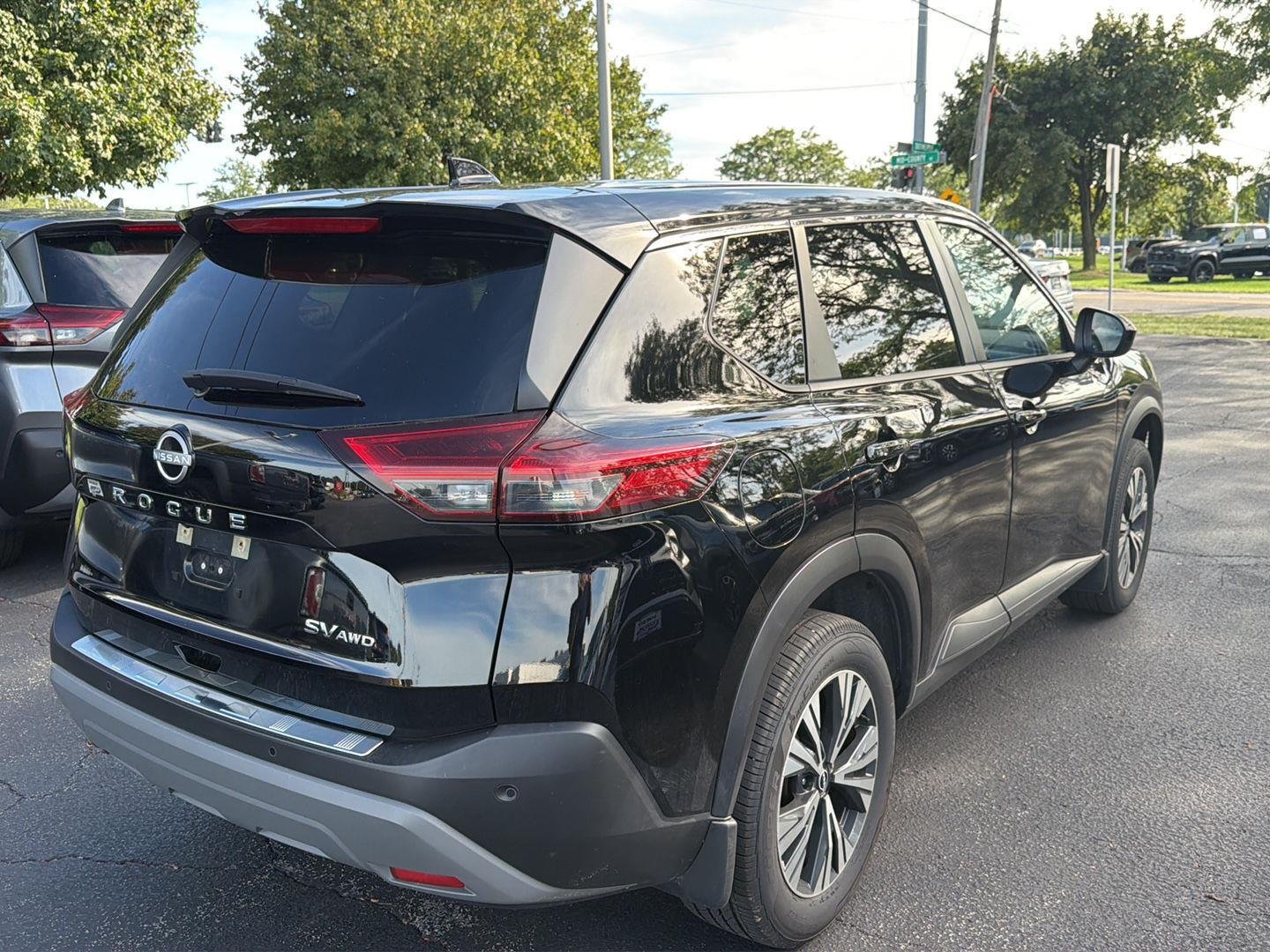 Used 2023 Super Black Nissan SV image 4