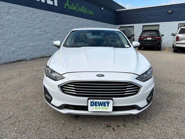 Used 2019 Oxford White Ford SE image 9