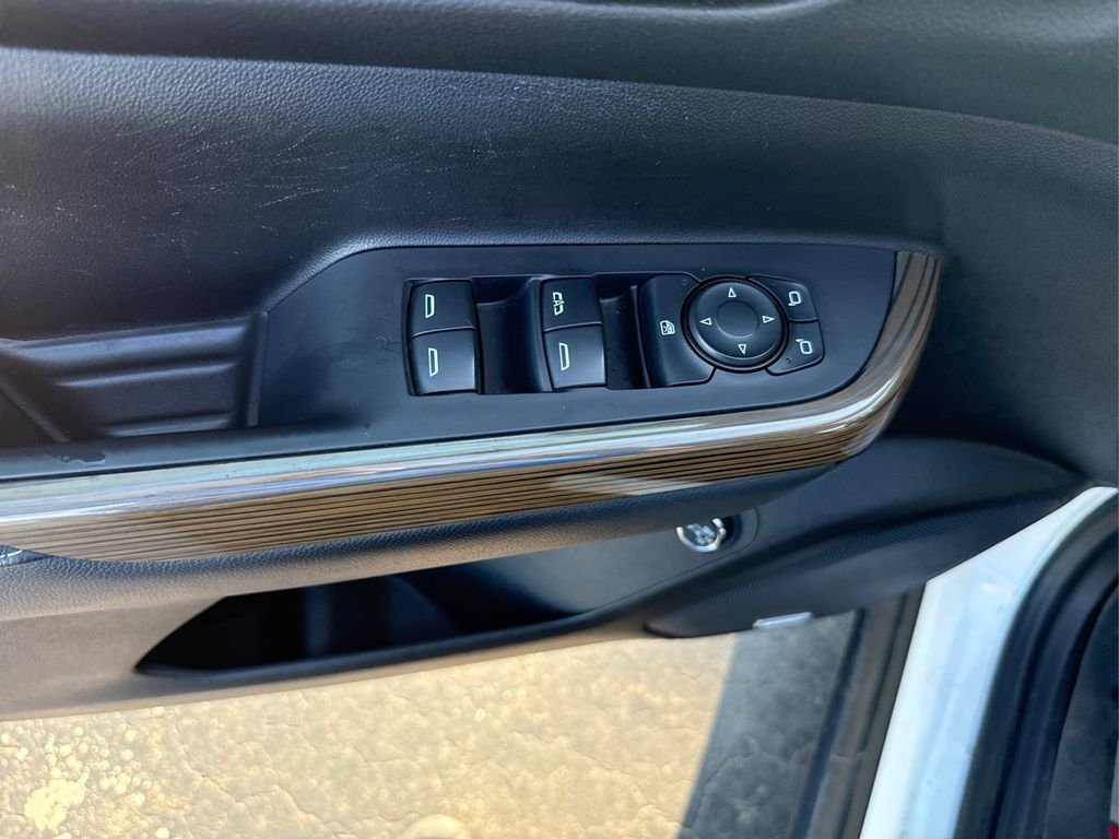 Used 2021 Summit White GMC SLE image 31